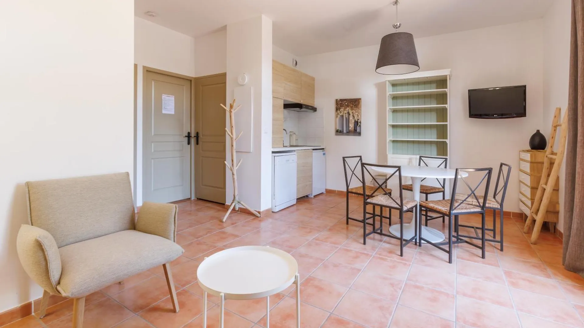Le Domaine De La Mer - Appartements De Plage Dans Un Cadre Enchanteur Hyères 0*,