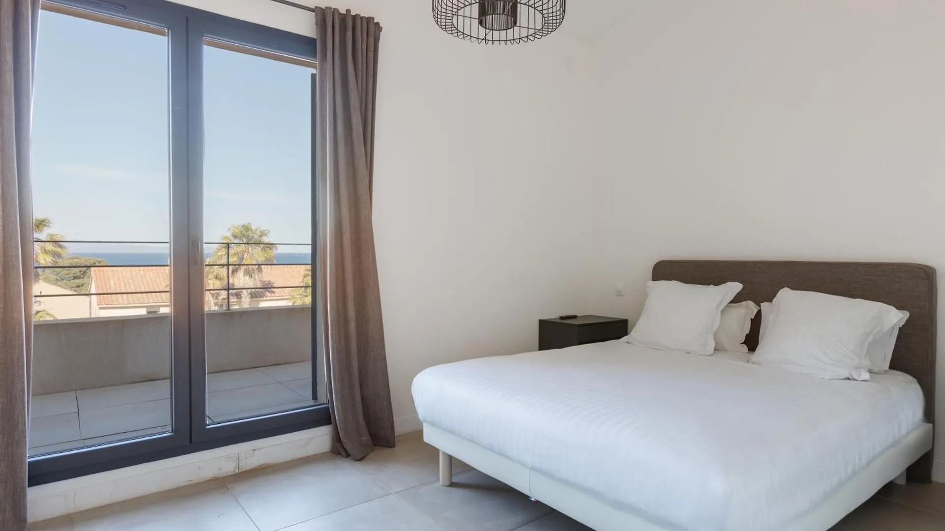 Daire Le Domaine De La Mer - Appartements De Plage Dans Un Cadre Enchanteur Hyères Fransa